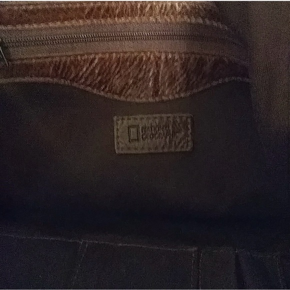 Vintage National Geographic leather purse-Made in Bolivia (12 in.x14 1/2 in.x 4) - Picture 7 of 8